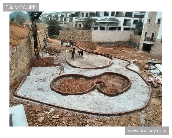 挖掘机高尔夫球场果岭造型施工